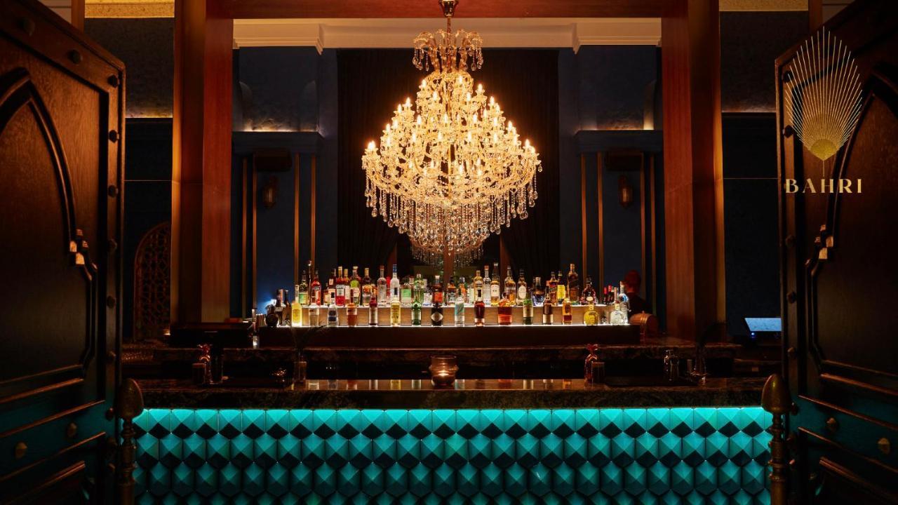 Jumeirah Mina Al Salam Ντουμπάι Εξωτερικό φωτογραφία The bar at the 1919